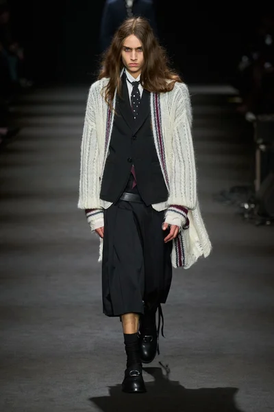 Look 14